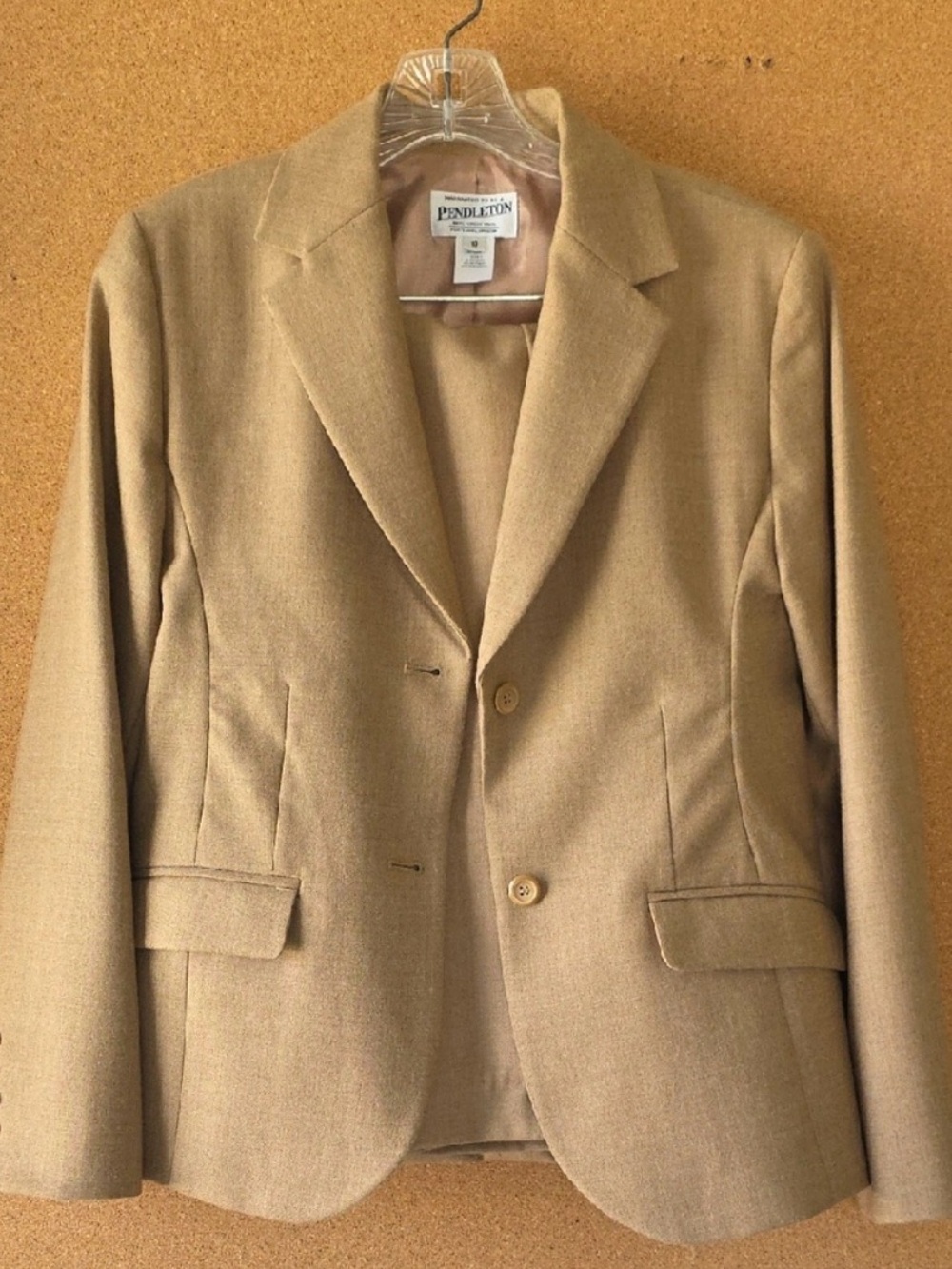 Pendleton 100% Virgin Wool Pant Suit. Jacket 10 Pants 12  Camel Tan Two‑Piece